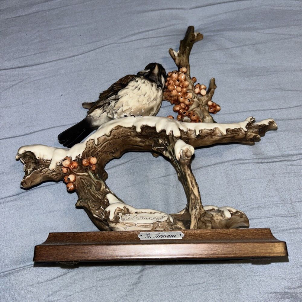 Vintage 1982 Giuseppe Armani‎ Sparrow on Snow Bird Figurine Florence Italy